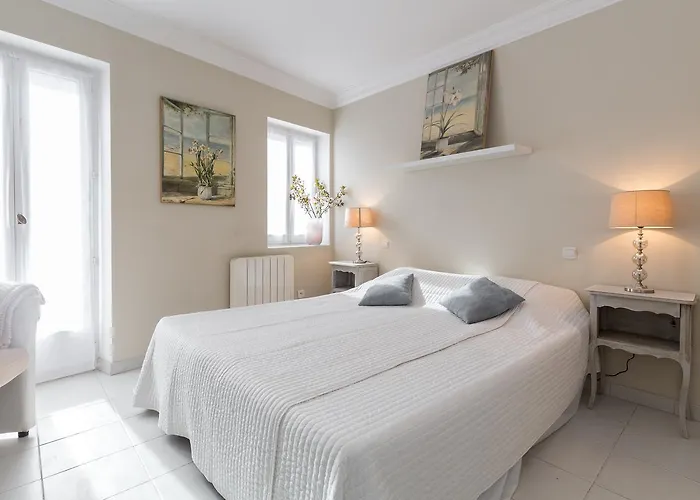 A Lovely Split Level Townhouse In The Heart Of Next To The Marche Forville And The Palais 1749 Apartmán Cannes