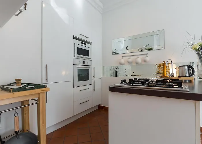 A Lovely Split Level Townhouse In The Heart Of Next To The Marche Forville And The Palais 1749 Cannes