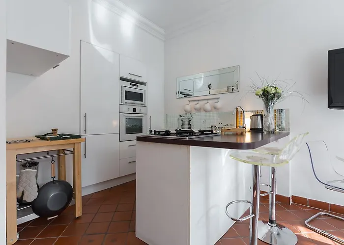 Apartmán A Lovely Split Level Townhouse In The Heart Of Next To The Marche Forville And The Palais 1749